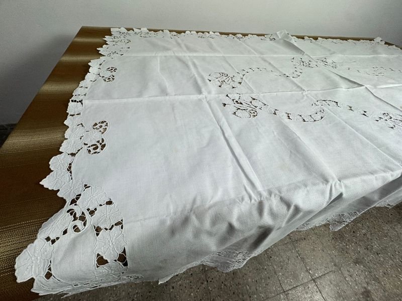 Mantel bordado y calado antiguo - imagen 4