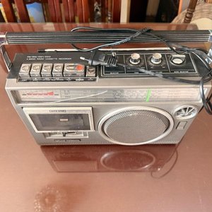 Radio Grabador Portátil National Panasonic con Casete y Parlante - imagen 2