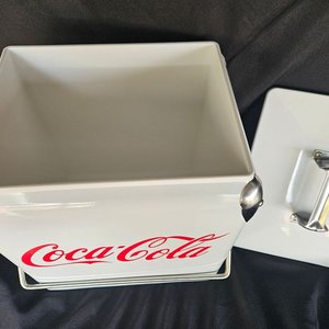 Conservadora Coca-Cola Metálica Blanca con Abrebotellas - imagen 6