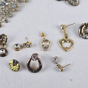 Lote Variado de Bijouterie: Collares, Pulseras y Aros con Brillantes - imagen 4