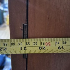 Ropero de Madera con Tres Puertas, Estantes y Cajones - imagen 8