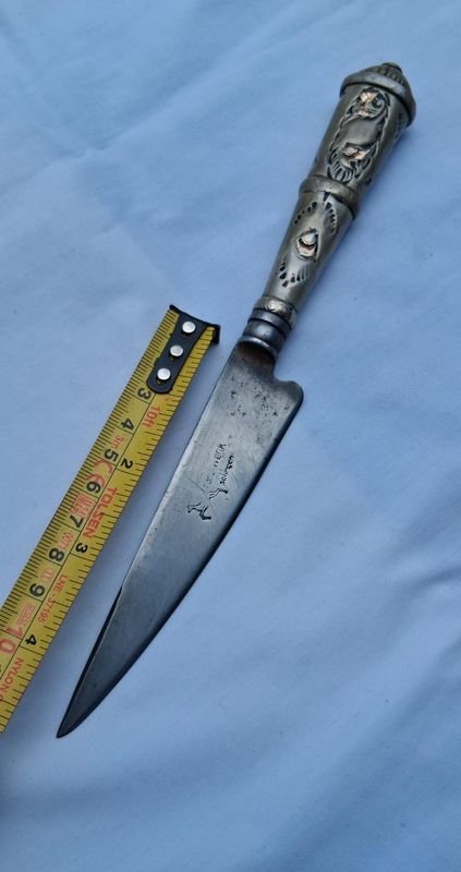 Cuchillo de alta calidad con hoja de 13 cm, plata y oro - imagen 2