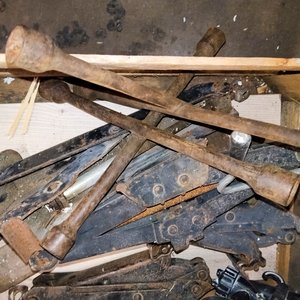 Lote de Gatos Mecánicos, Llaves Cruz y Pistola de Pintar - imagen 3