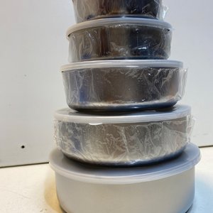 Juego de 5 Bowls de Acero Inoxidable con Tapas y Set de 10 Recipientes Plásticos - imagen 5