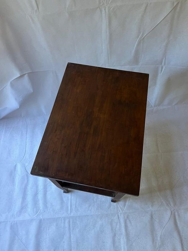 Mesa en madera con estante - Excelente estado - imagen 4