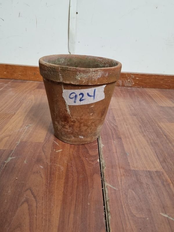 Lote siguiente: Macetas de Barro Antiguas