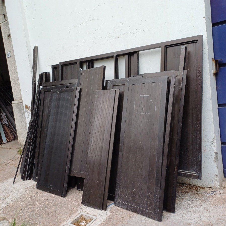 Lote de mamparas divisorias en carpintería de aluminio - imagen 3