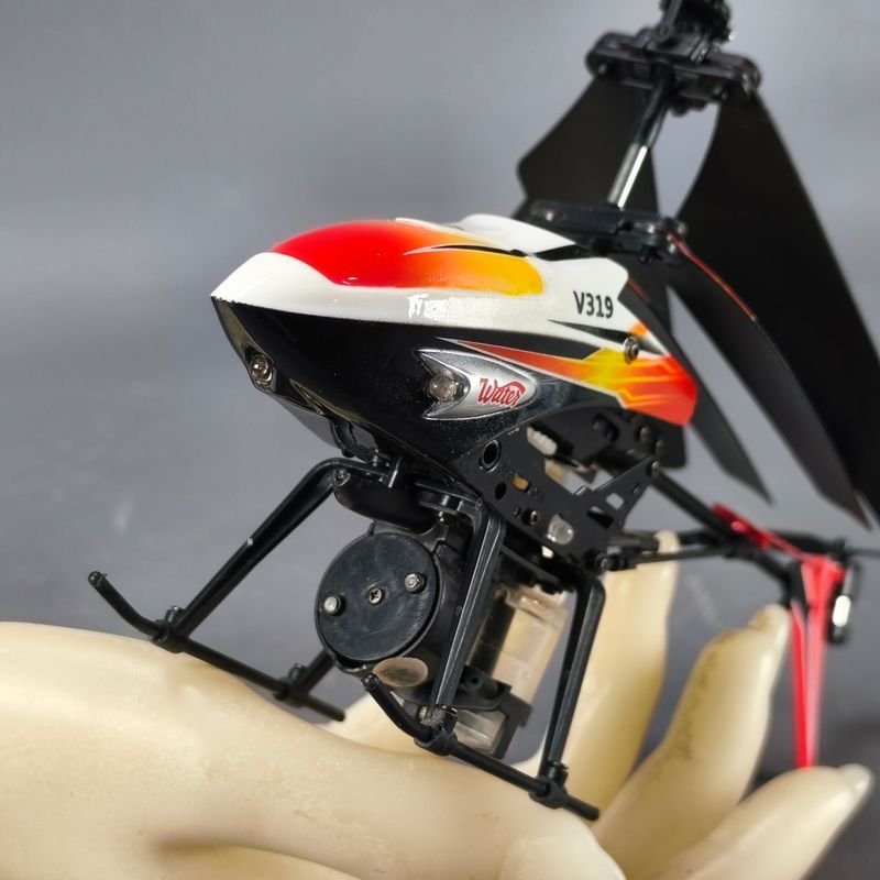 Helicóptero controlado a distancia con lanzamiento de agua - imagen 9