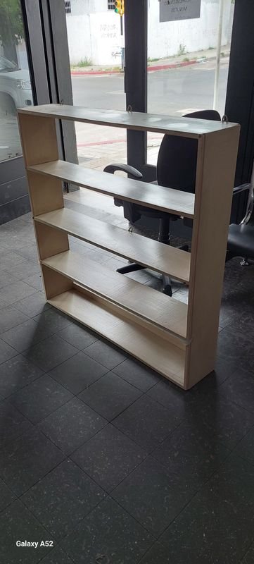 Estante biblioteca en madera color beige de gran tamaño - imagen 6