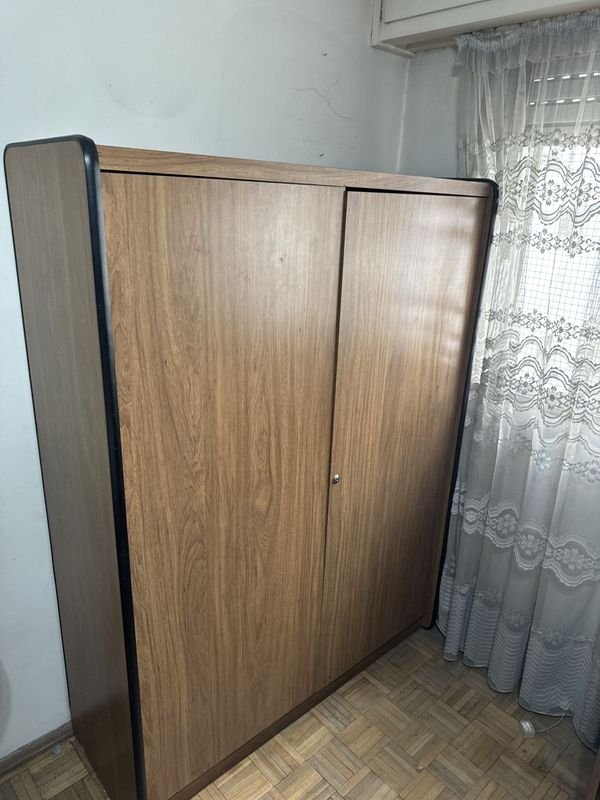 Armario moderno de madera - imagen 2