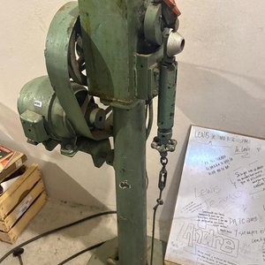 Máquina de Recortar Suelas Industrial Antigua - imagen 3