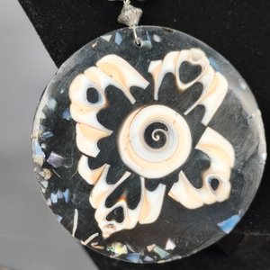 Lote de 13 Piezas de Bijouterie: Pulseras, Dijes y Collares Variados - imagen 12