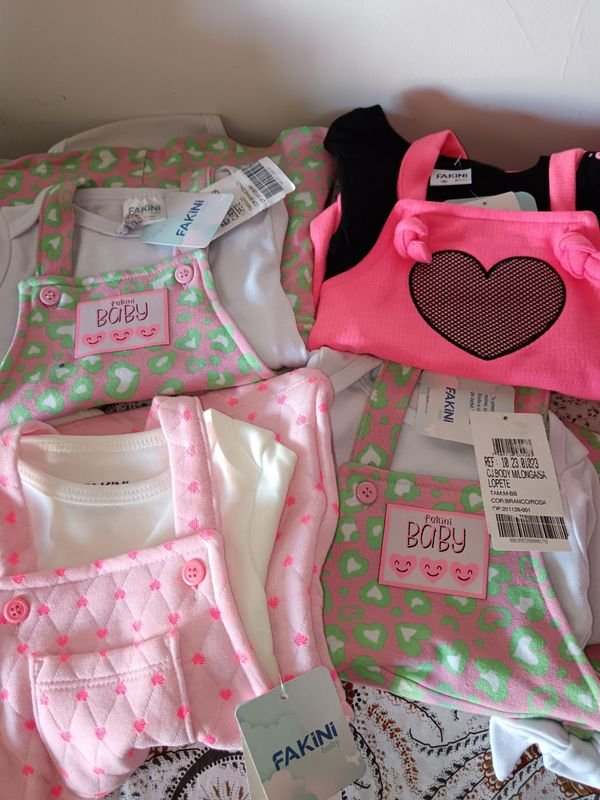 Lote de ropa para bebés y accesorios - imagen 3