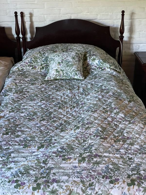 Item 879806 - Image 1