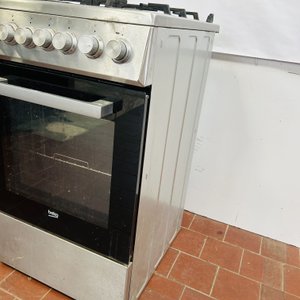 Cocina Eléctrica Beko 50x60x85cm con Horno y Hornallas - imagen 4