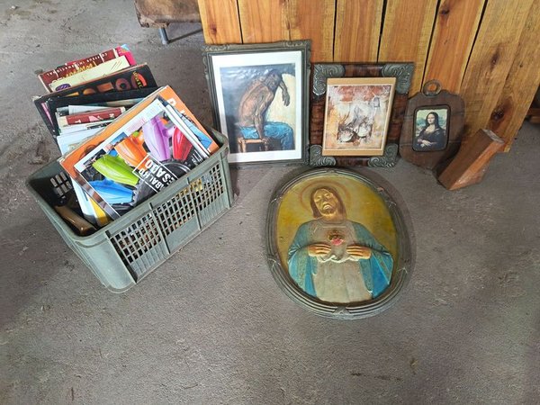 Lote de Cuadros y Libros Varios - imagen 1