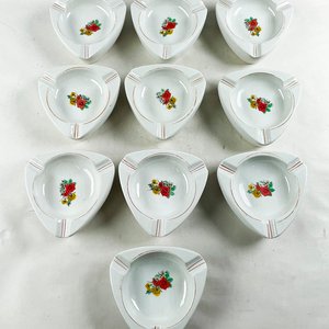 Diez Ceniceros Triangulares de Cerámica con Flores - imagen 2