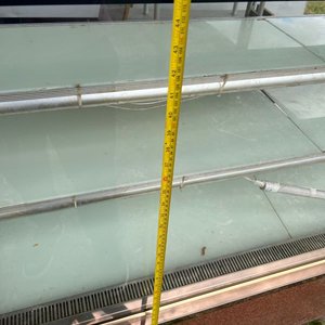 Exhibidor Vitrina Refrigerada con Estantes de Vidrio - imagen 6