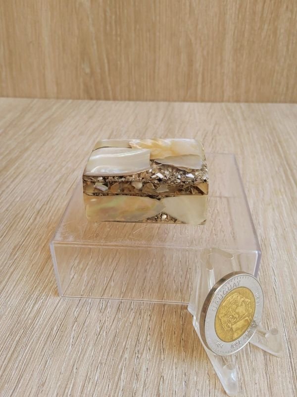 Lote siguiente: Pastillero en Madera y Nácar