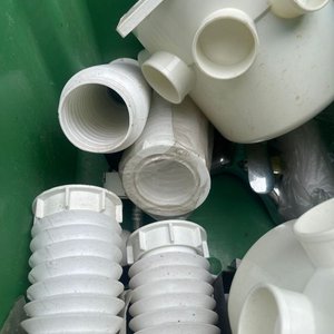 Lote de Accesorios para Baño: Sifones, Bajadas y Cámaras de Piso - imagen 4