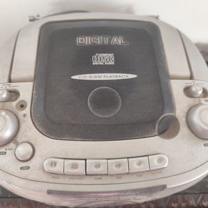 Radio Portátil con CD y Cassette Punktal - imagen 3