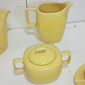 Juego de Té Amarillo y Ensaladera Marrón de Cerámica - imagen 5
