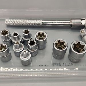 Juego de 12 Bocallaves Torx Hembra con Matraca Articulada 3/8" - imagen 4
