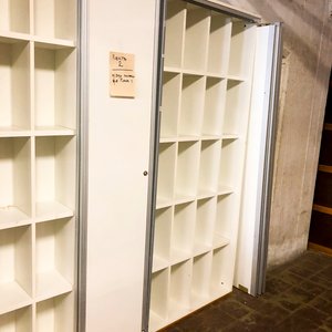 Estantería Modular Blanca con Puertas Correderas - imagen 3