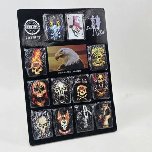 Lote siguiente: Set de 12 Encendedores con Exhibidor Temática Calaveras y Águila