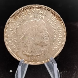 Moneda de Uruguay "El Gaucho Héroe" 1961 - imagen 1