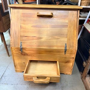 Mueble de Madera Rústico con Puerta Abatible y Cajón - imagen 6