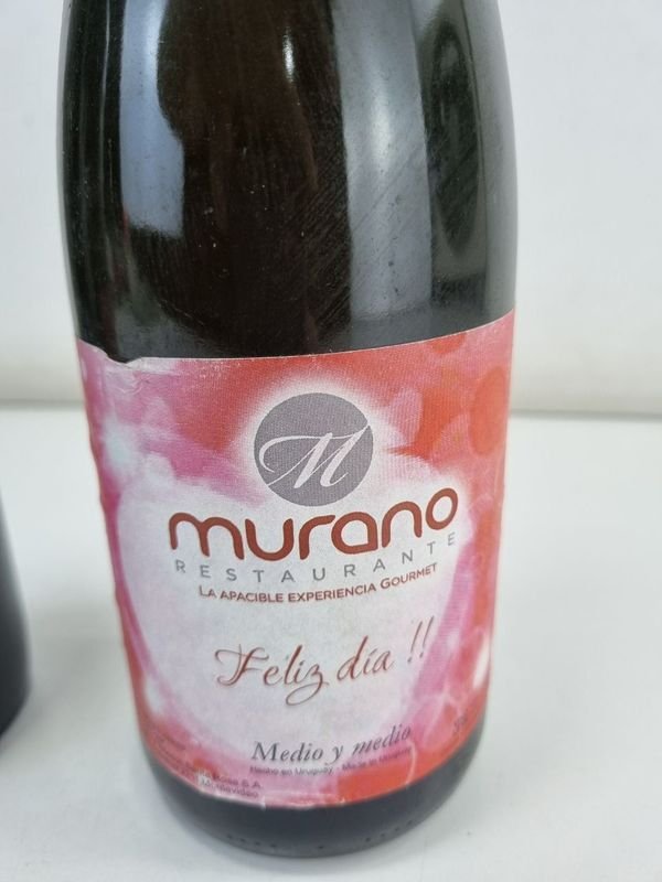 Botellas de vino y etiquetas - imagen 3