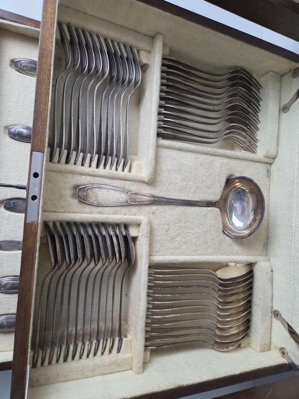 Excepcional juego de cubiertos en platina Eberle con su caja original y llave - imagen 5
