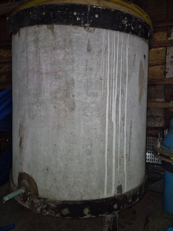 TANQUE DE FIBROCEMENTO CON BASE DE HIERRO Y TAPA SUPERIOR - imagen 3