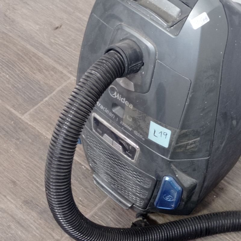 Aspiradora Midea Ultraclean 2200w con accesorios - imagen 2