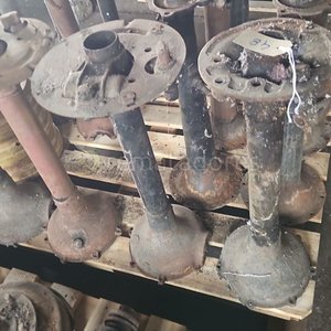Lote de Repuestos de Vehículos Antiguos - imagen 2