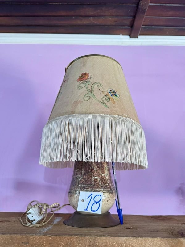 Lámpara de mesa vintage con pantalla - imagen 1