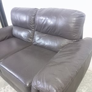 Sofá de 2 cuerpos en cuero marrón oscuro con patas de madera - imagen 6