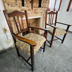 Par de Sillones Antiguos de Madera Cerejeira con Brazos Tapizados en Gobelino - imagen 2