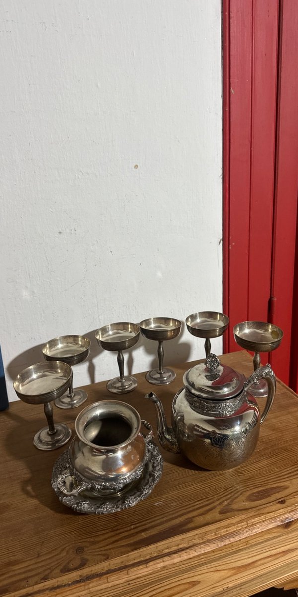 Set de Copas Caldera y Cafetera Antigua Plateada