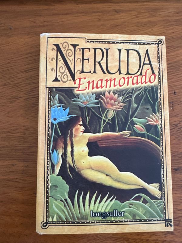 Lote siguiente: Libro de Poesía de Pablo Neruda