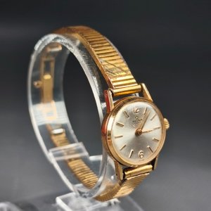 Dos Relojes de Dama Dorados: Citizen Octogonal y Antiguo Águila 17 Rubíes - imagen 4