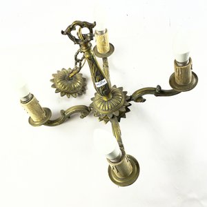Araña de Bronce con 4 Luces y Detalles Ornamentales - imagen 2
