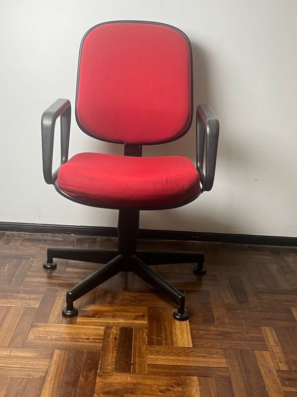Lote anterior: Silla de escritorio ergonómica