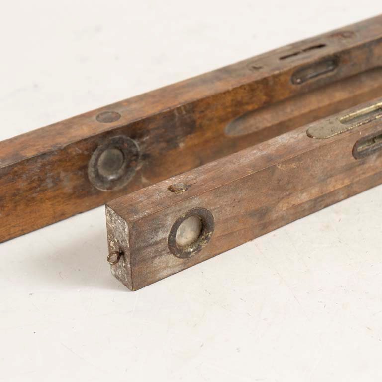 Rústicos de madera para medir con fondo blanco - imagen 2