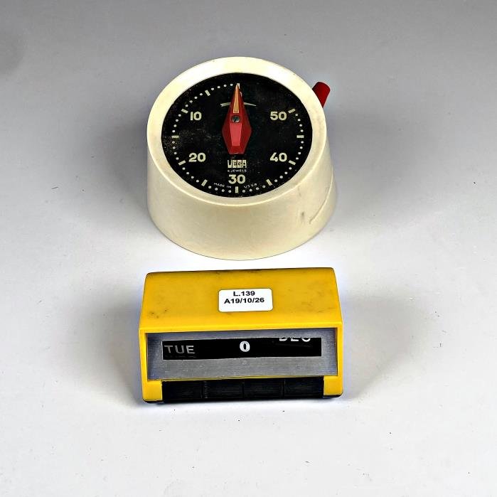 Timer de Cocina Vintage VEGA y Calendario Perpetuo
