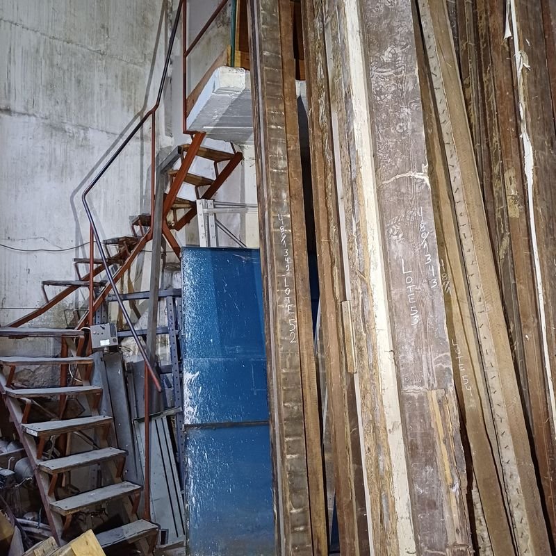 Seis tirantes de pinotea para construcción - imagen 3