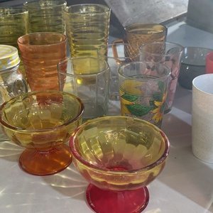 Lote de Vasos y Tazas de Vidrio y Plástico - imagen 3