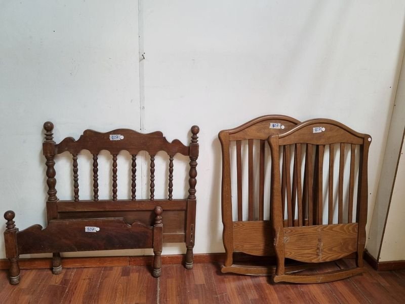 Muebles antiguos de madera en buen estado - imagen 2