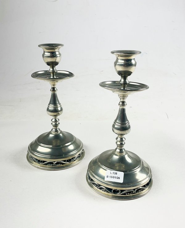 Lote anterior: Candelabros de metal en excelente condición